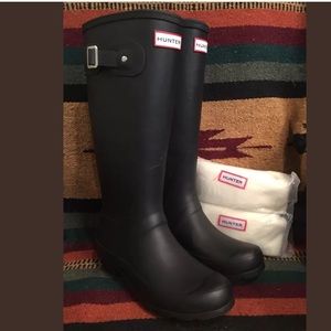 HUNTER Black Waterproof Equestrian Horse Barn Rain Boot Free Liners Included NEW